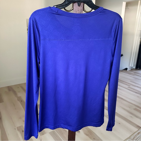 Danskin Now Long Sleeve Workout shirt - Picture 2 of 6